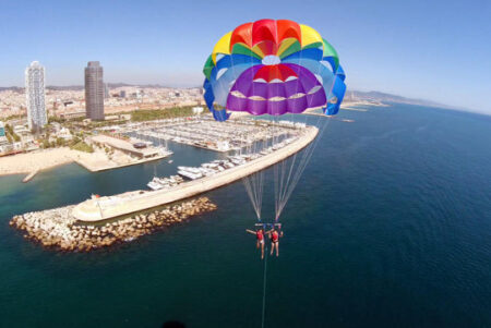 Activité EVG à Barcelone: parasailing