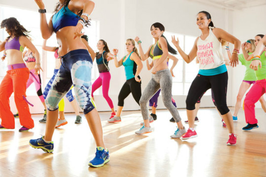 Cours de zumba en EVJF à Barcelone